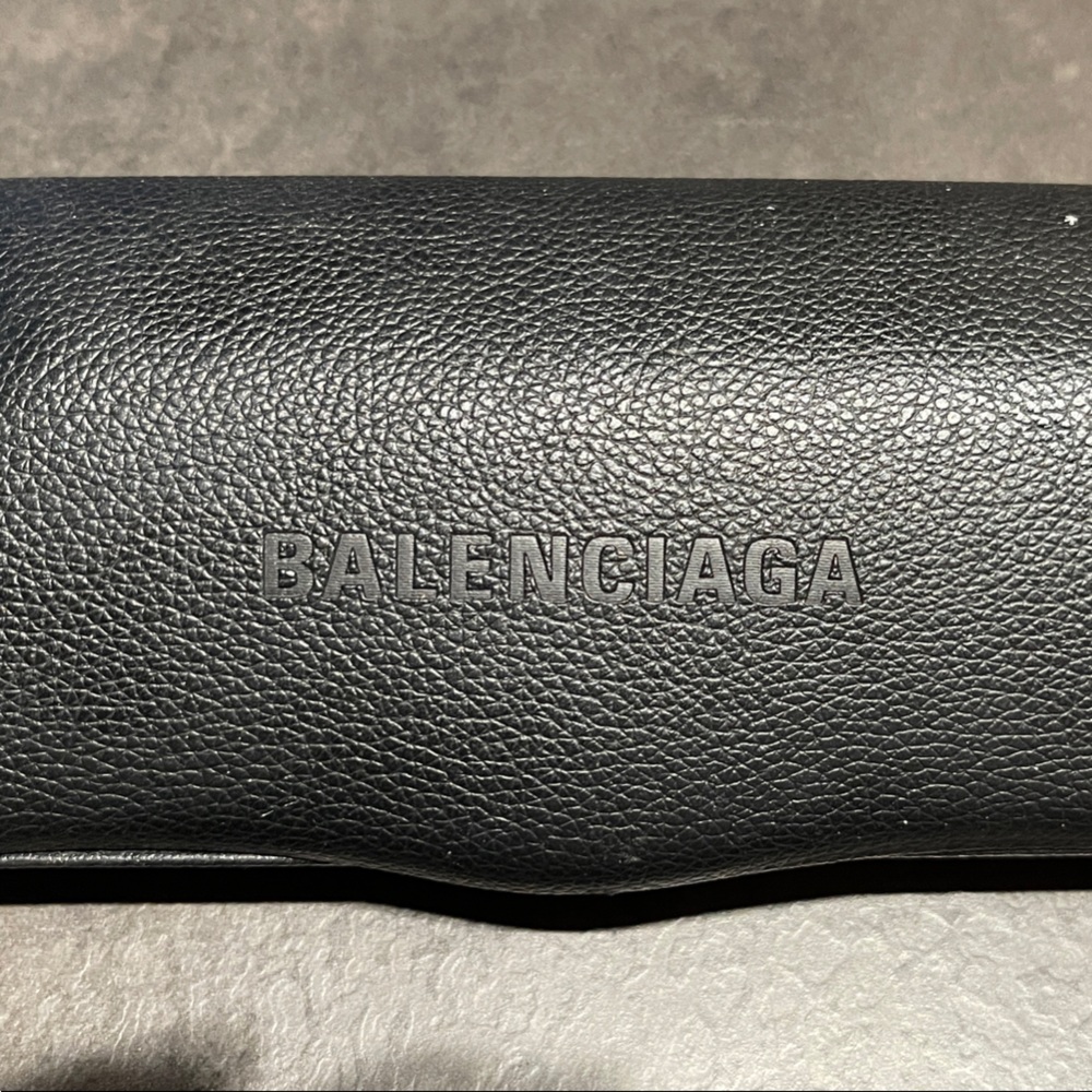 Stylish Transparent Sunglasses - image 6